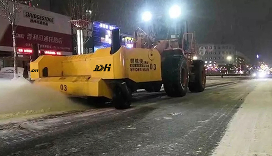 因为有你，这个雪天不在寒冷，除雪保障——半岛注册网（中国区）首页为您服务(图2)